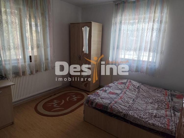Casă individuală cu 6 camere cu Canalizare în Nord