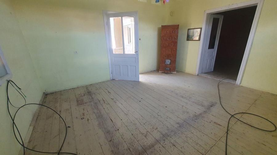 Casă cu 3 camere cu Teren 6674 Mp în Macea