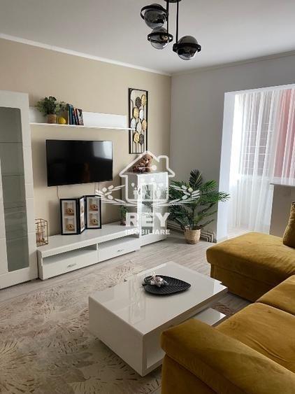Apartament cu 3 camere decomandat, mobilat în Mihai Viteazul
