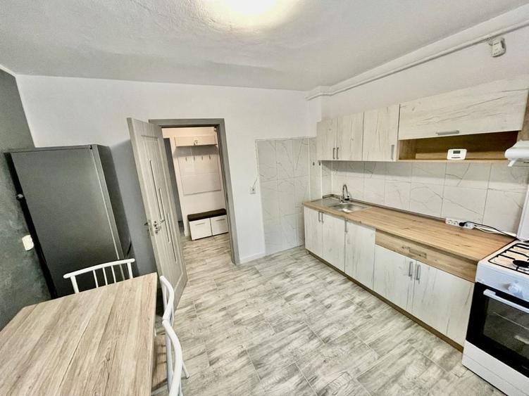 Apartament cu 3 camere decomandat în Bistrița Lac