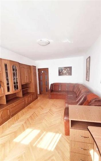 Apartament cu 3 camere decomandat în Mircea cel Bătrân