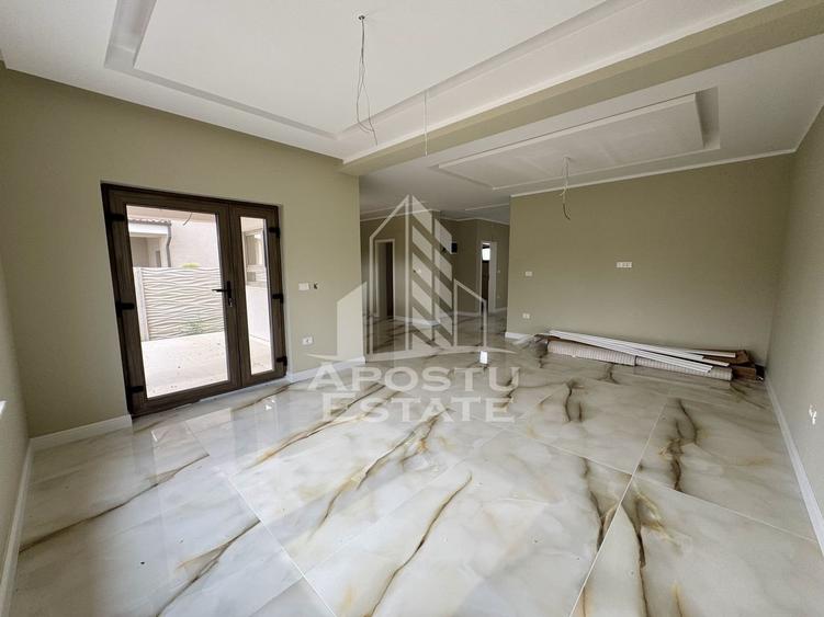 Casă individuală cu 5 camere cu Canalizare în Giroc