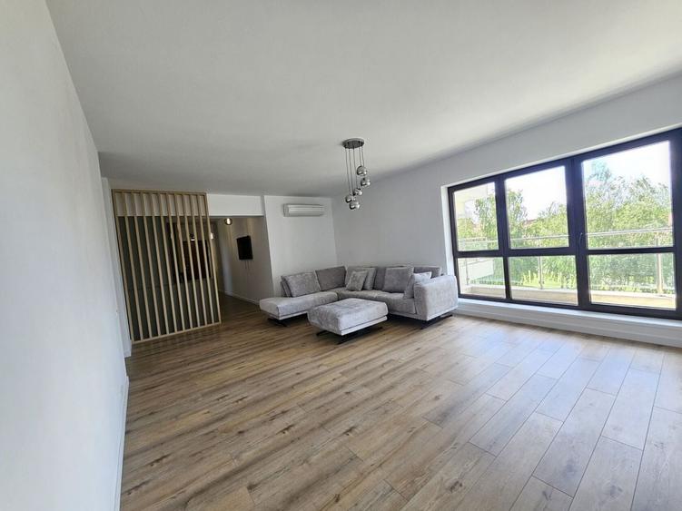 Apartament cu 4 camere decomandat, mobilat în Pipera