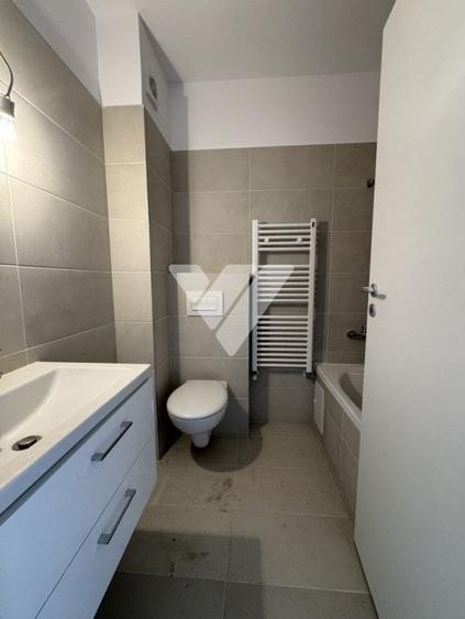 Apartament cu 4 camere decomandat în Mihai Viteazul