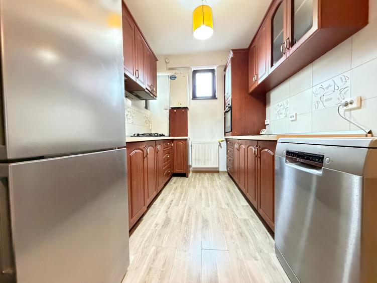 3 Camere || Parter Înalt || Curte - 4