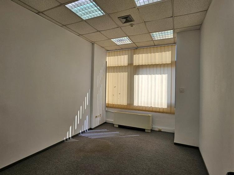 Birou, de 13,000 mp, în Universitate