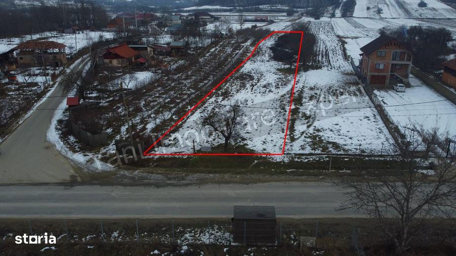 Teren de 2533 mp, în Tigveni