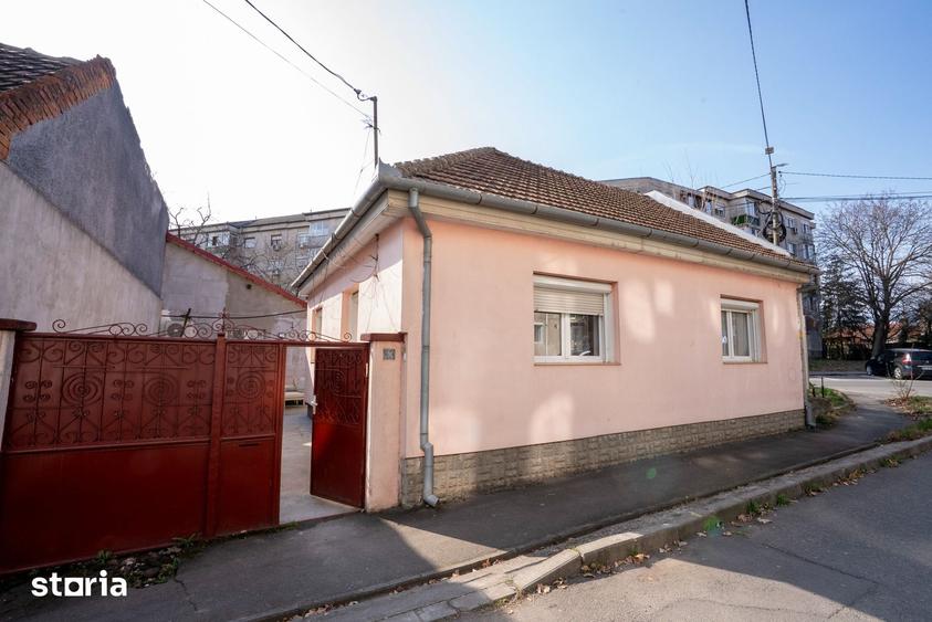 Casă cu 4 camere cu Teren 295 Mp în Nufărul
