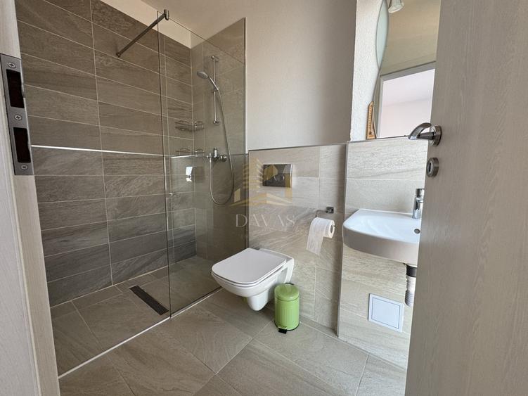 Apartament cu 3 camere decomandat, mobilat în Bună Ziua