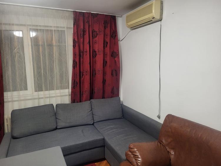 Apartament cu 3 camere semidecomandat în Giulești