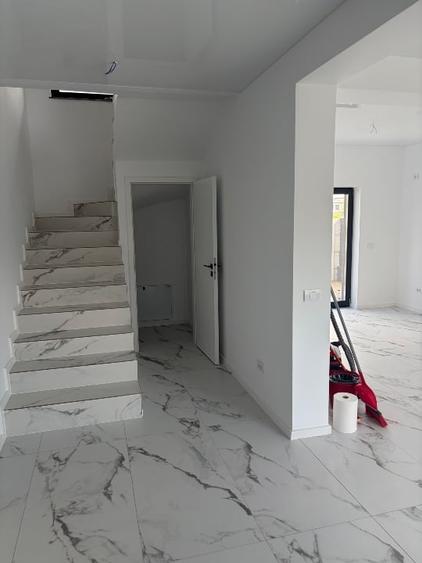 Casă individuală cu 3 camere cu Teren 300 Mp în Central