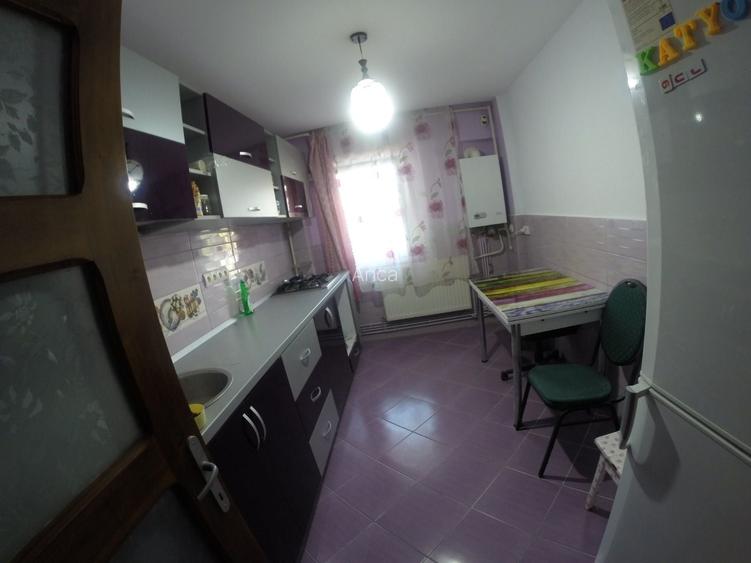 Inchiriez apartament 3 camere