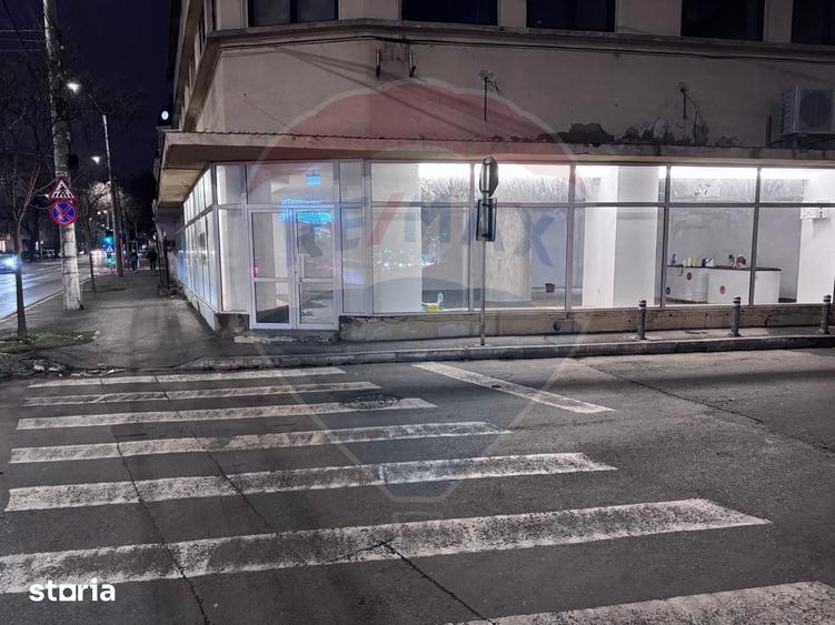 Spațiu comercial, de 300 mp, în Piața Centrală