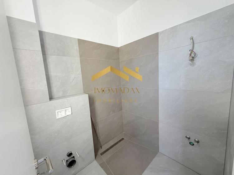 Duplex cu 4 camere cu Canalizare în Utvin