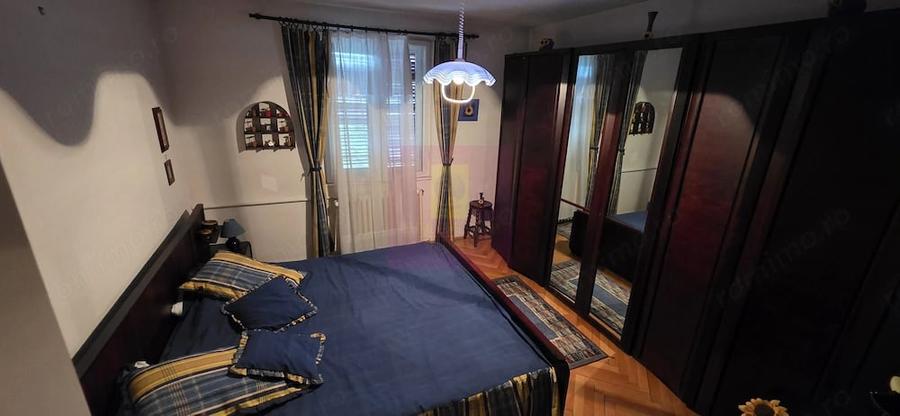 Casă cu 6 camere cu Teren 1000 Mp în Cornu
