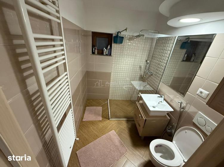 Apartament cu 4 camere decomandat în Rovine