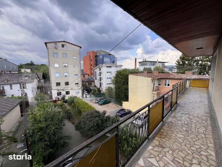 Apartament cu 4 camere în Central