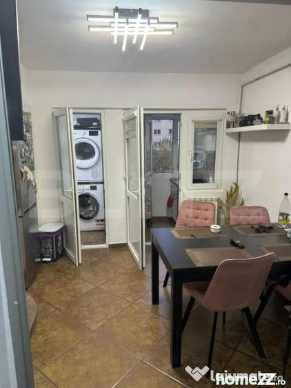 Apartament cu 4 camere decomandat în Cetate