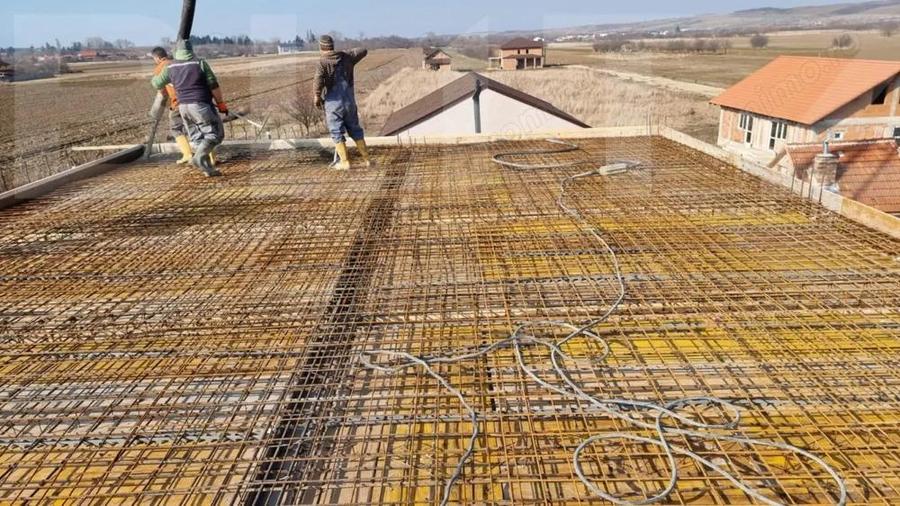 Casă cu Teren 800 Mp în Central