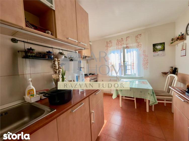 Apartament cu 3 camere decomandat, mobilat în Democrației