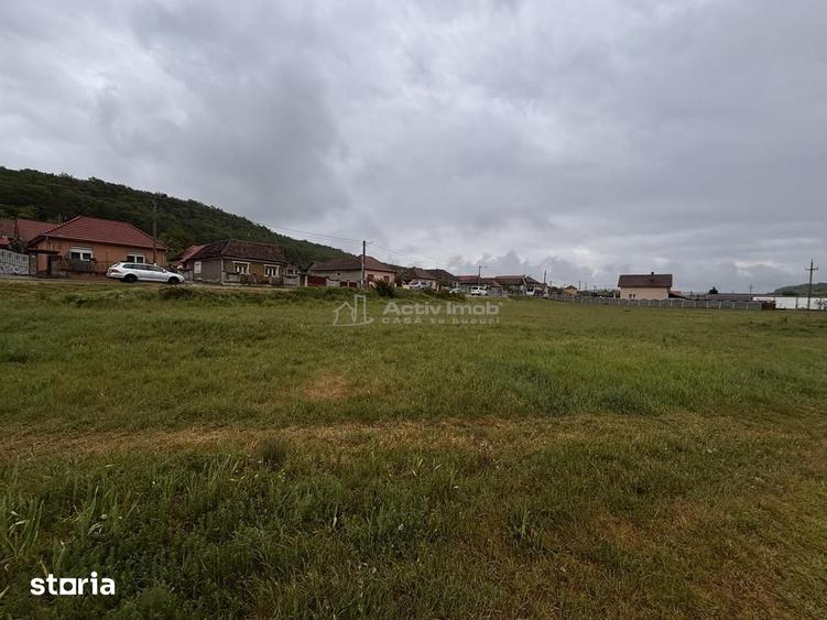 Teren de 2145 mp, în Hidiș