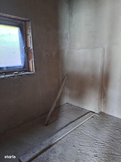 Casă cu 2 camere cu Teren 415 Mp în Oncea