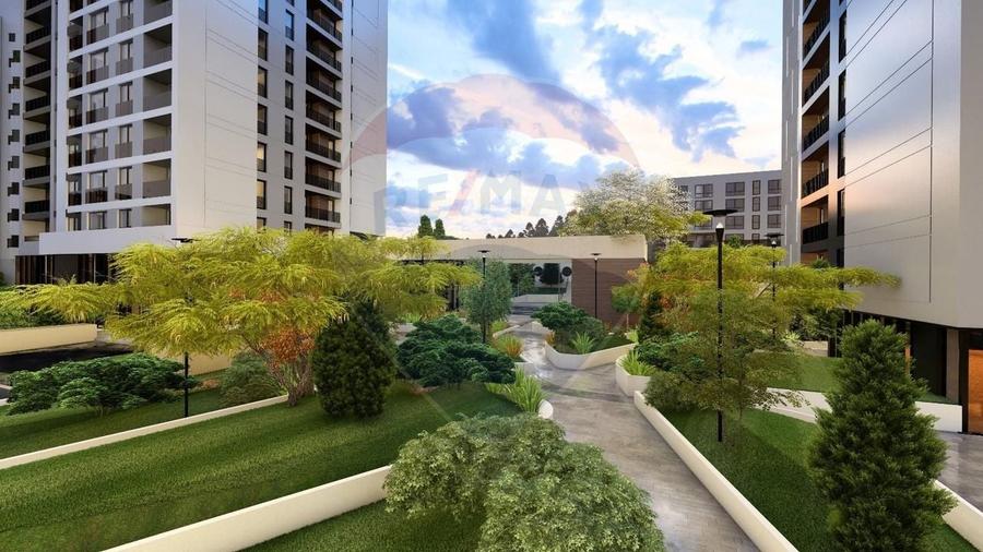 Apartament cu 4 camere decomandat în Răcădău