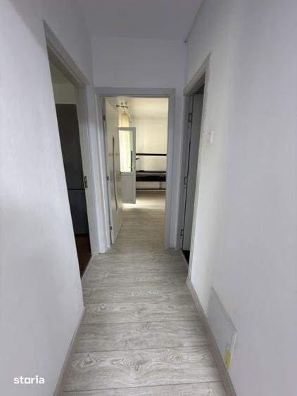Apartament cu 3 camere semidecomandat în Mărășești