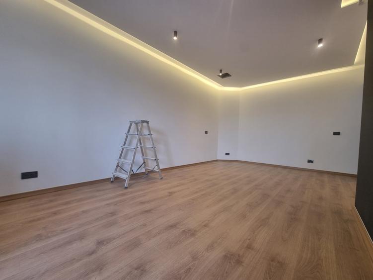 Apartament cu 2 camere semidecomandat, mobilat în Dacia