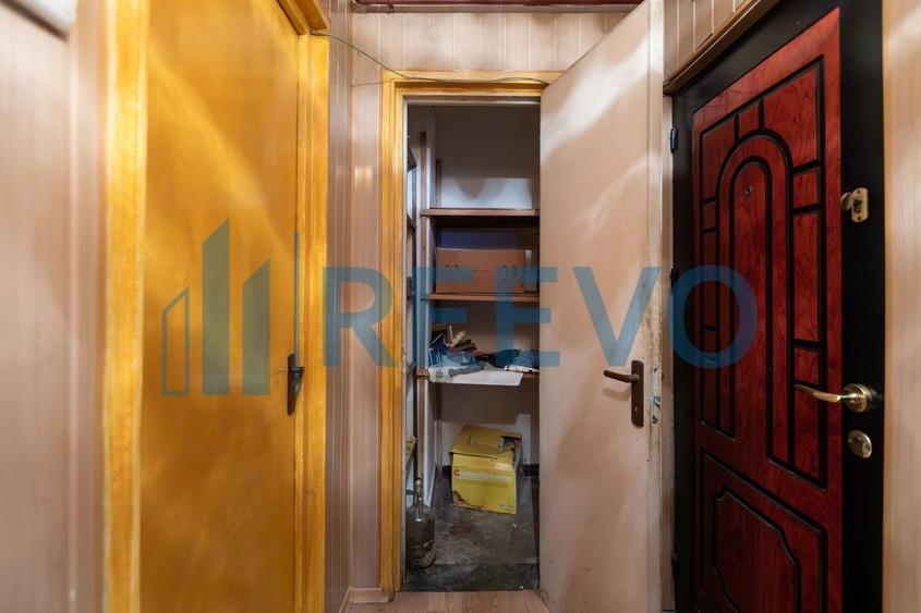 Apartament cu 3 camere semidecomandat, mobilat în Narcisa