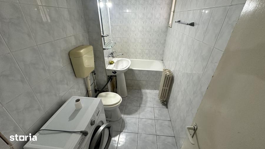 Garsonieră decomandată, mobilată în Vasile Aaron