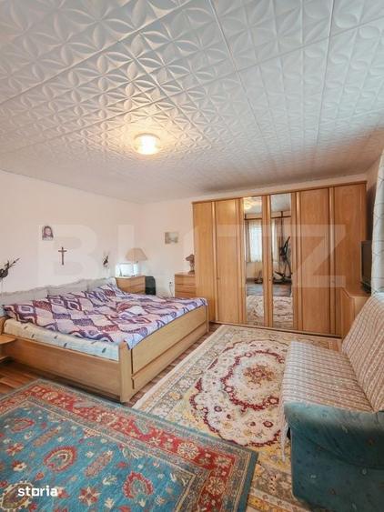 Casă cu 7 camere cu Teren 608 Mp în Central
