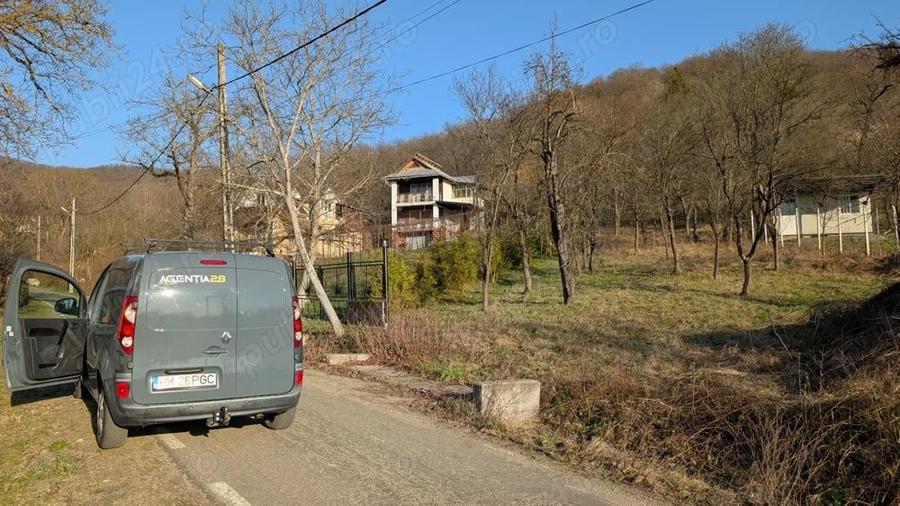 Teren de 2117 mp, în Central