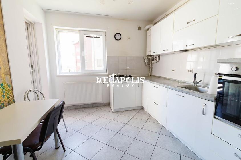 Apartament cu 2 camere decomandat în Sânpetru