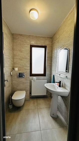 Casă cu 4 camere în Săsar
