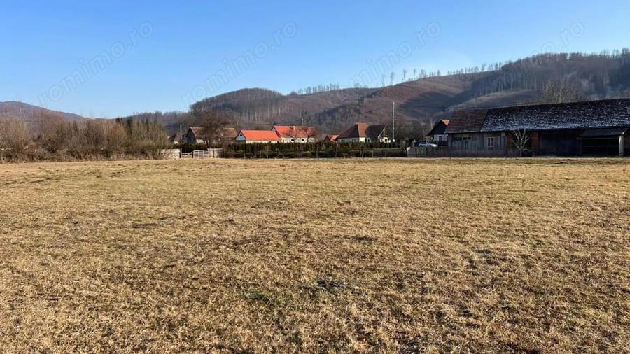 Teren de 1300 mp, în Câmpu Cetății