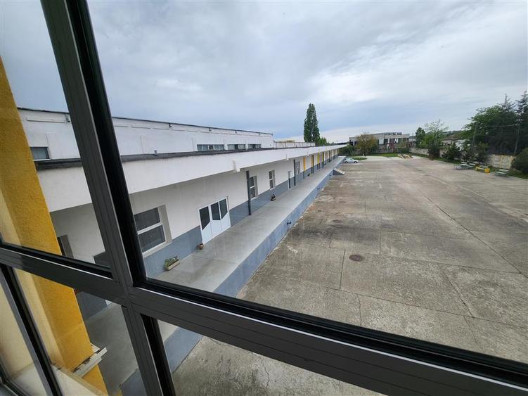 Spațiu industrial, de 5,000 mp, în Est