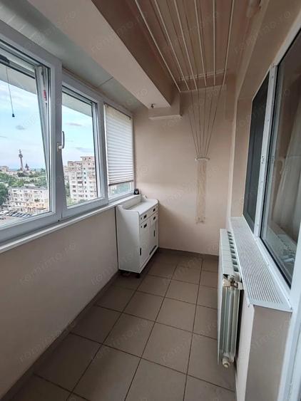 Apartament cu 4 camere decomandat în Micro 20