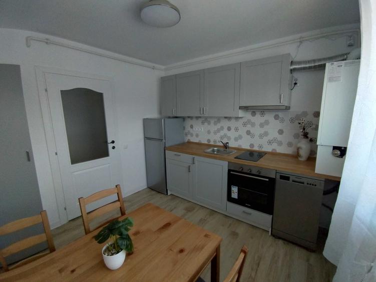 Apartament cu 2 camere decomandat în Central