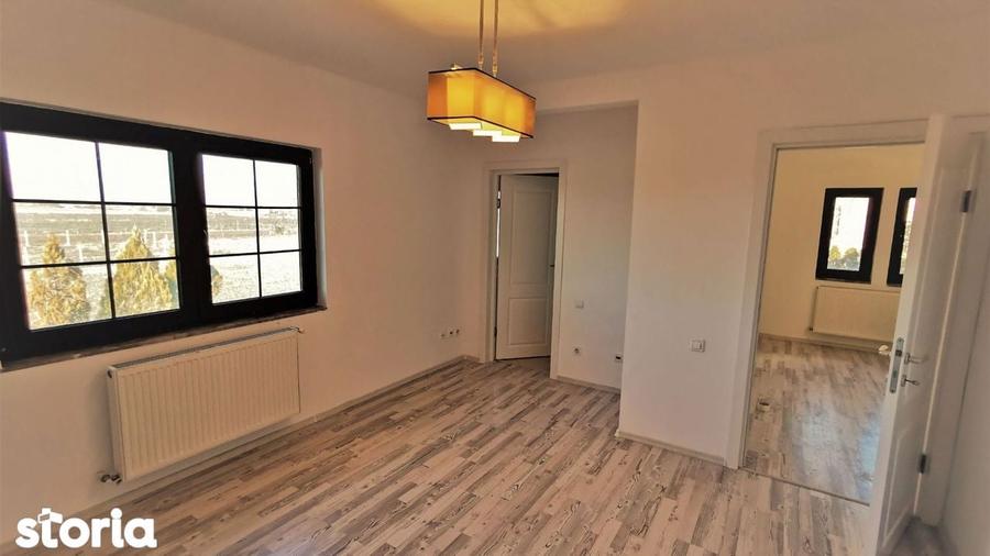 Casă cu 5 camere cu Teren 500 Mp în Corbeanca