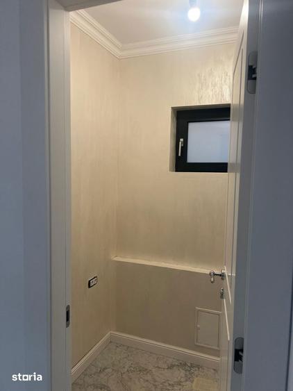 Casă cu 5 camere cu Teren 208 Mp în Central