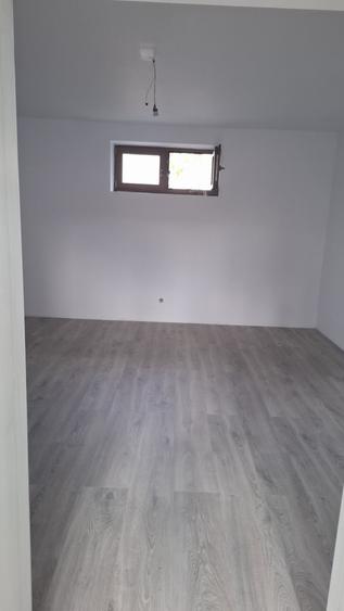 Casă individuală cu 7 camere cu Canalizare în Nădlac