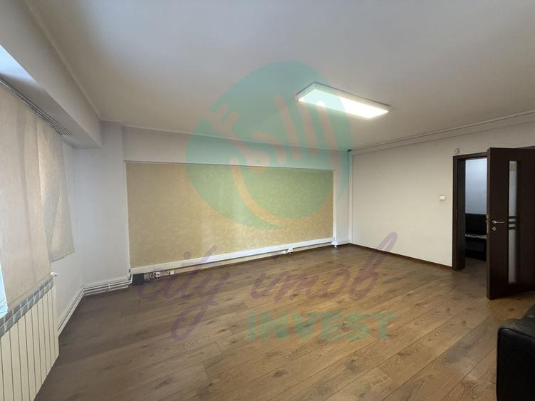 Apartament cu 4 camere decomandat, mobilat în Calea Călărașilor