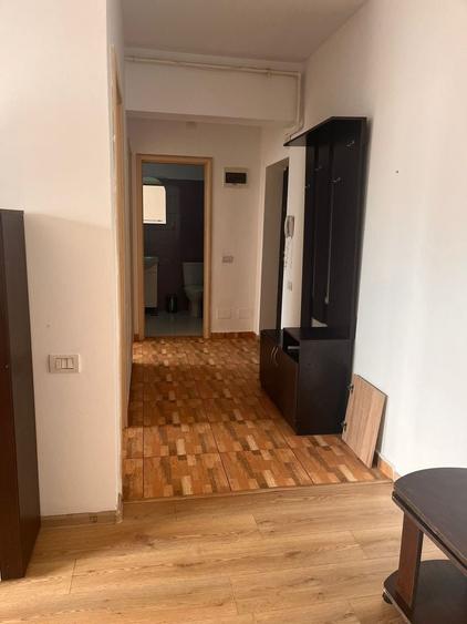 Apartament cu 2 camere decomandat în Roșu