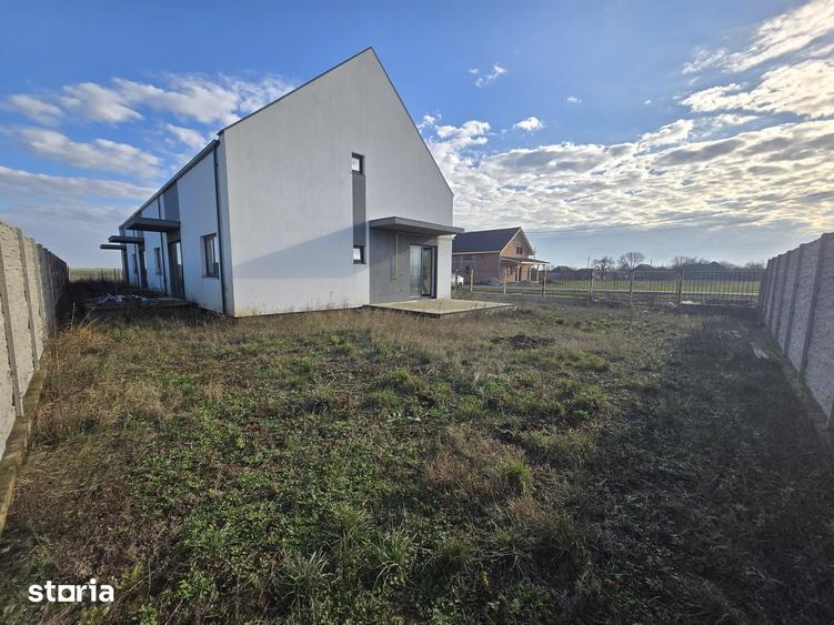 Casă cu 3 camere cu Teren 200 Mp în Sânandrei