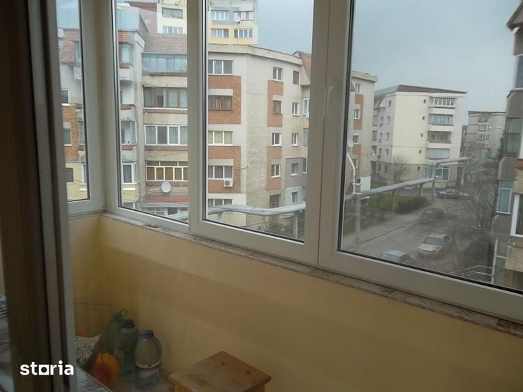 Apartament cu 2 camere decomandat în Piața Centrală