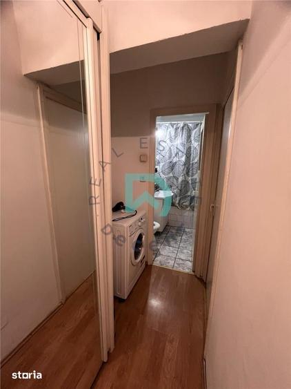 Apartament cu 3 camere decomandat în Astra