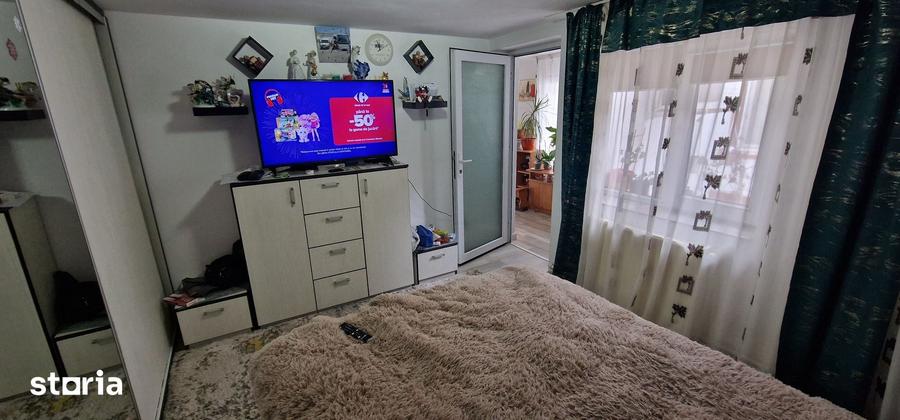 Casă cu 6 camere decomandat cu Teren 399 Mp în Central