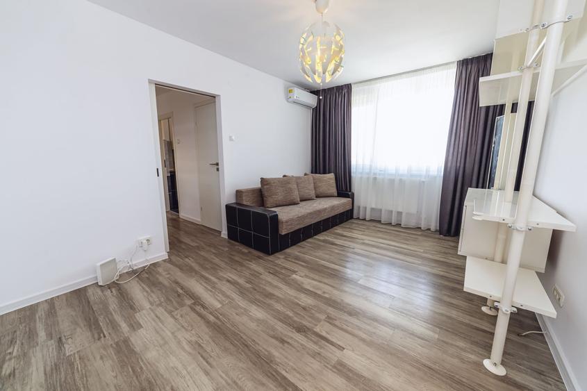 Apartament cu 3 camere semidecomandat, mobilat în Grivița