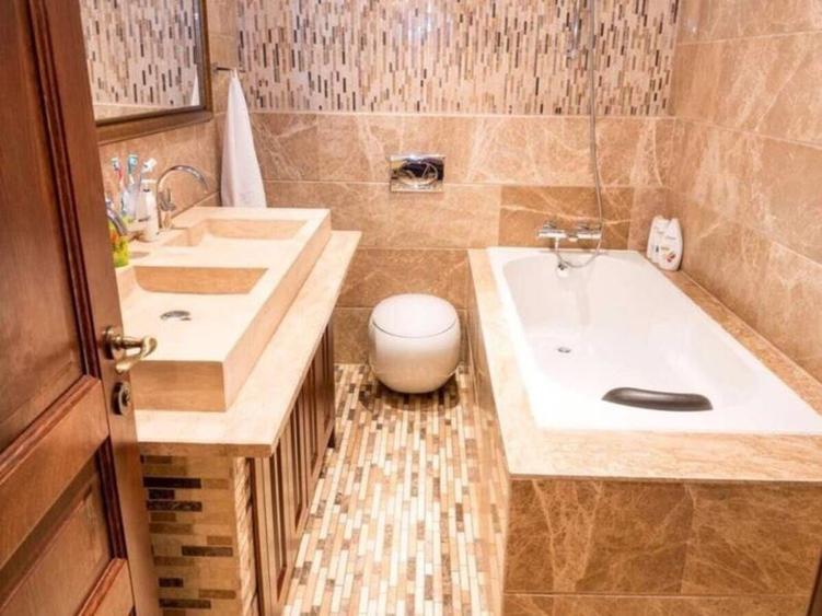 Casă cu 4 camere cu Teren 1500 Mp în Central